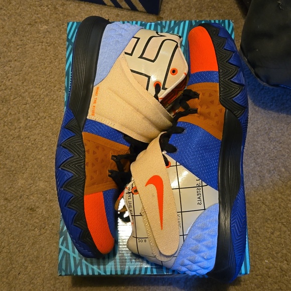 Kyrie Irving S1 Hybrid "What The" shoes (Slightly used, Box Included) - Picture 2 of 7